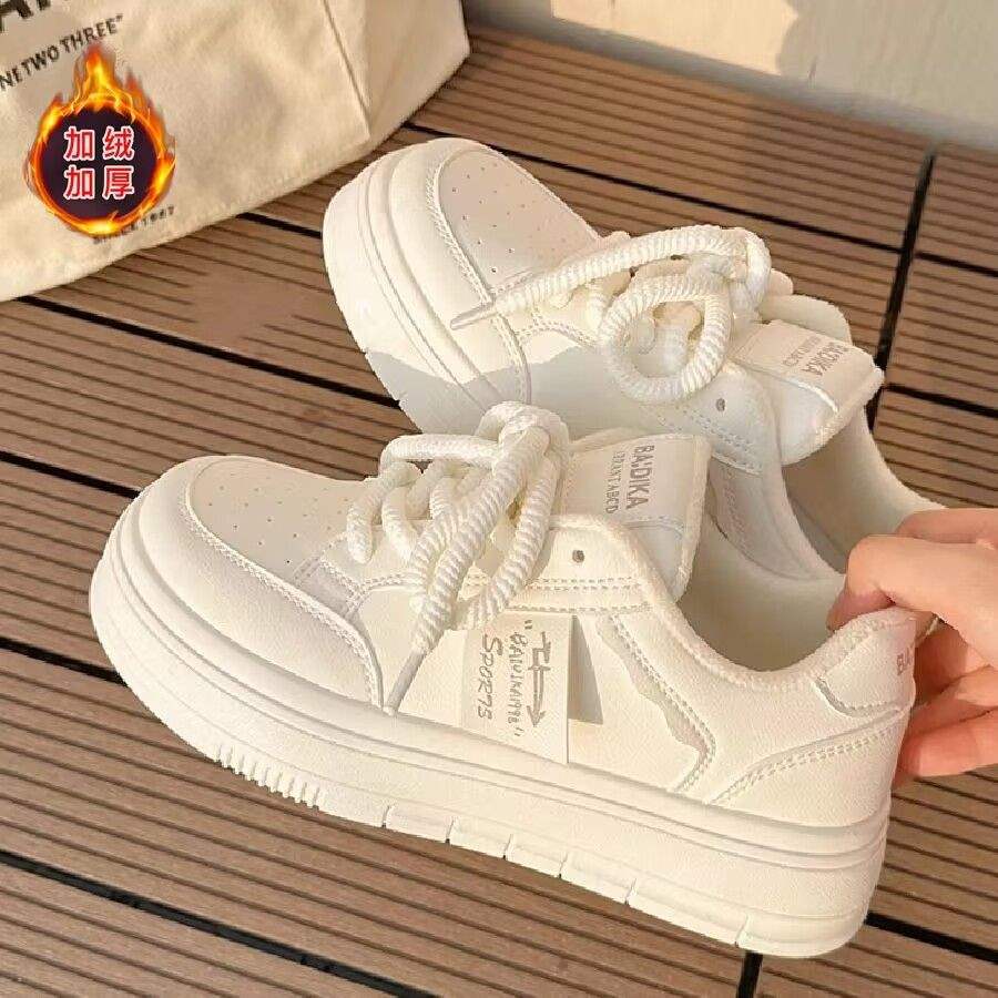 Autumn and Winter Cotton Shoes Velvet Women's Shoes Little White Shoes Women's 2025 New Platform Shoes Ins Trendy Versatile Niche Board Shoes