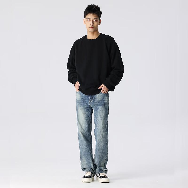 Новые джинсы из эластичного денима прямого кроя с эффектом стирки