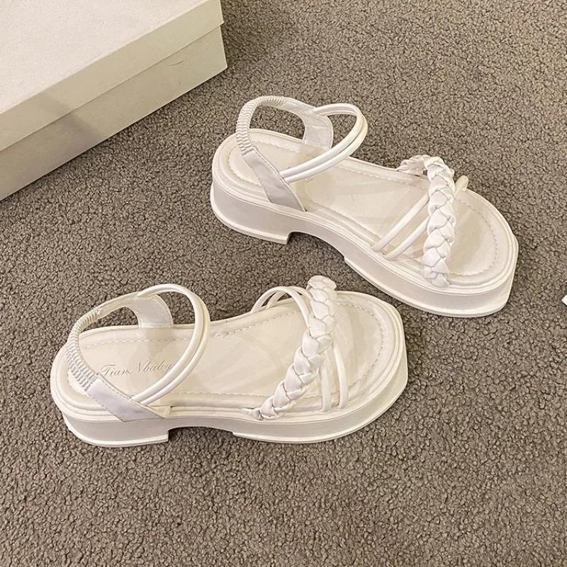 French Sandals and Slippers for Women To Wear In The Summer of 2024 Joker Thick-soled Sandals with Fairy Wind Muffins.