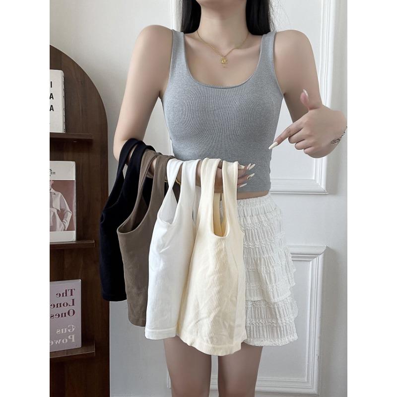 Бесшовная майка с подкладкой на бретелях