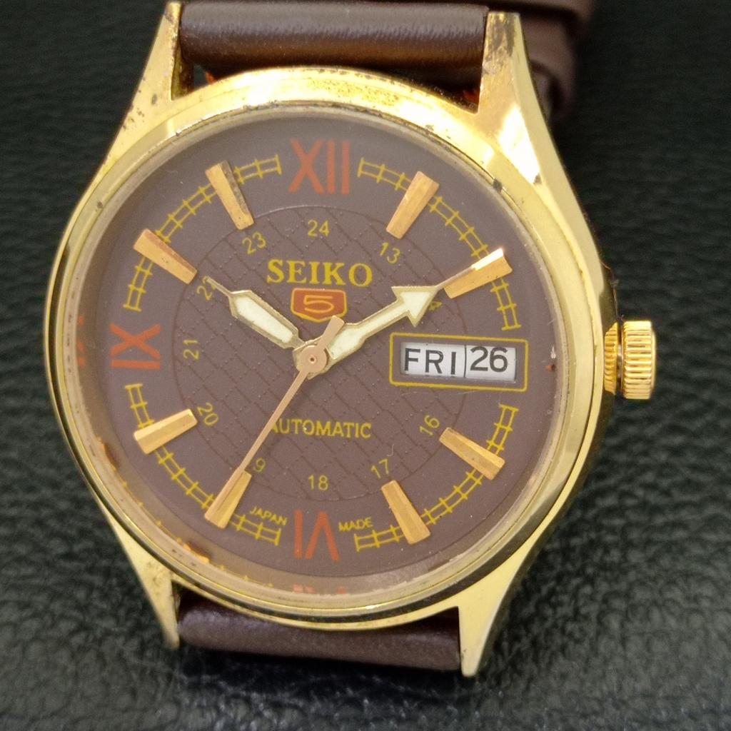 ВОССТАНОВЛЕННЫЕ ВИНТАЖНЫЕ МУЖСКИЕ ЧАСЫ SEIKO 5 AUTOMATIC JAPAN С КОРИЧНЕВЫМ ЦИФЕРБЛАТОМ a433722-2
