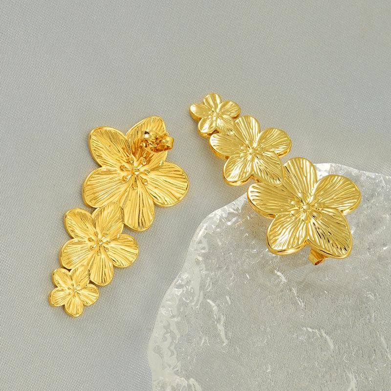Модные серьги-цветы в стиле легкой роскоши, из высококачественной титановой стали с 18-каратным покрытием, в ретро-стиле, универсальные, персонализированные, женские