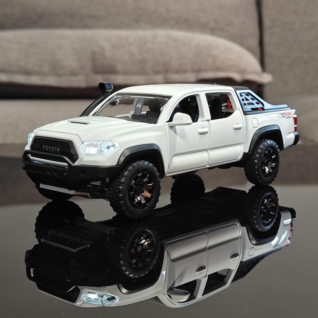 1:32 Toyota Tacoma TRO Off Road Pickup Alloy Diecast Model Computer Desktop Decoration With Sound Light Beautiful Christmas Gift