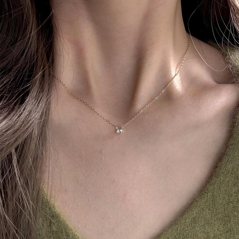 New Fashionable and Environmentally Friendly Copper Rhinestone Mini Invisible Collarbone Chain Design Temperament Necklace
