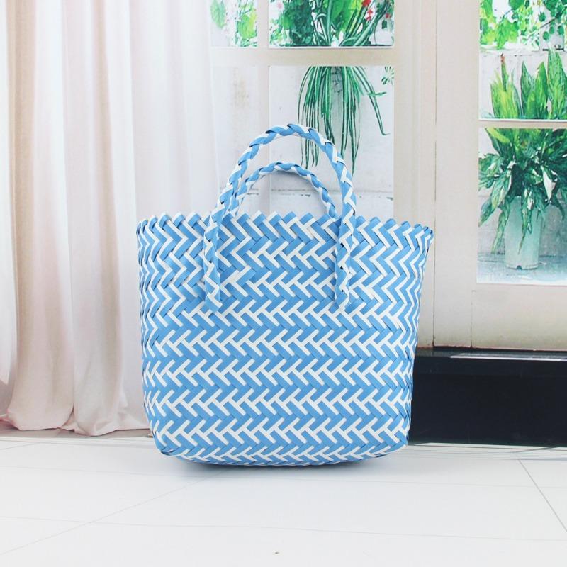 Square Hand-held Woven Basket, Plastic Woven Vegetable Basket, Waterproof and Large-capacity Wedding Birthday Party Woven Handbag.