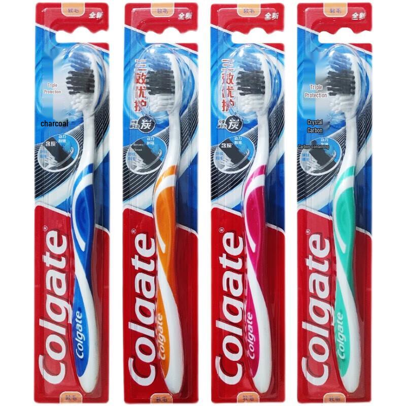 Colgate Зубная щетка с мягкой щетиной тройного действия, 3 шт.