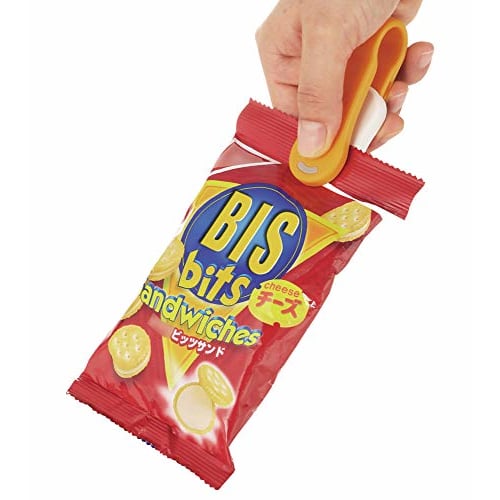 PEARL METAL Gadget Con CC-1246 Yellow Tofu and Jelly Pack Cutter, 9cm Long x 2.7cm Wide x 2.8cm High