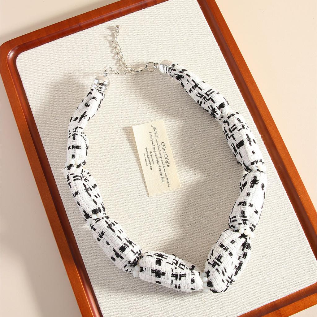 Модные ожерелья для женщин. Ювелирные изделия