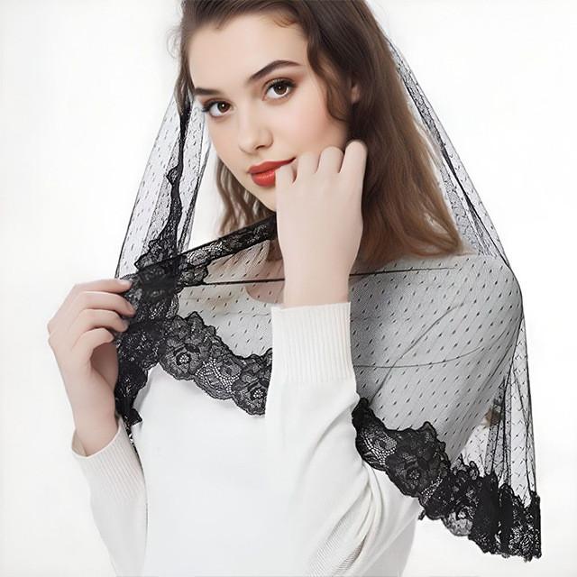 Vintage Bridal Short Net Veil With Lace Edge For Wedding And Photography