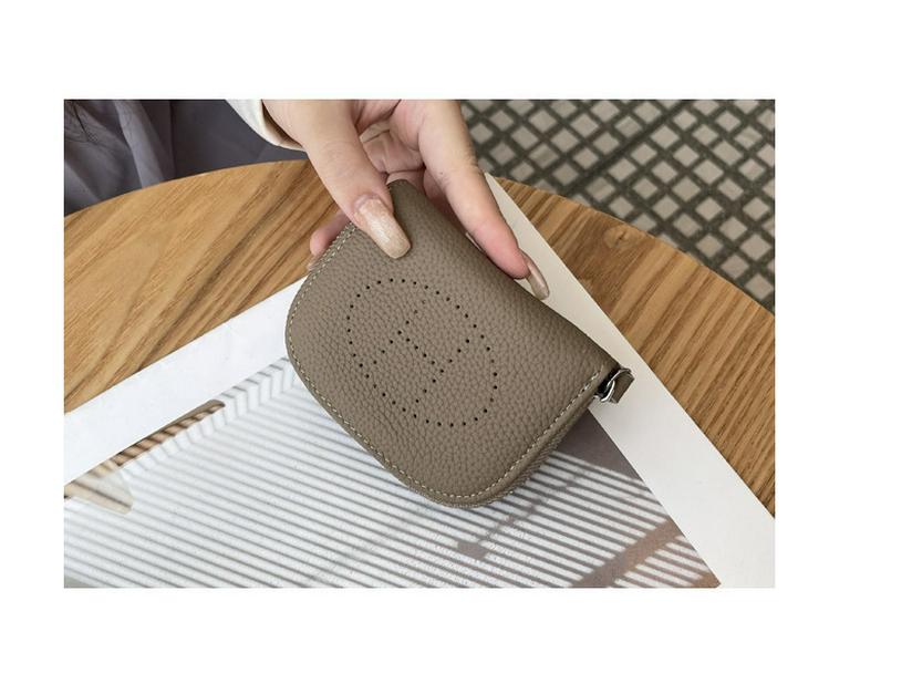 Новый кошелек для монет из натуральной кожи 2025 года: Верхний слой коровьей кожи, ажурный дизайн, многофункциональный держатель для карт и отделение для банковских карт