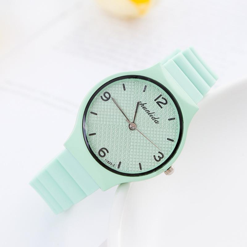 Силиконовая лента конфетного цвета Женские часы Маленькие Свежие и модные Студенческие кварцевые часы Женские