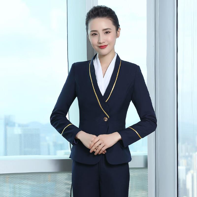 Женский профессиональный костюм стюардессы и администратора