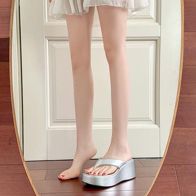 Летние новые ультралегкие маленькие маффины толстая подошва увеличивающая рост надпись тапочки на танкетке с открытым носком для женщин