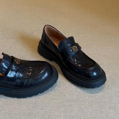 Найди второй волосок! Ретро плиссированная британский стиль камелия пряжка платформа толстый каблук маленькие кожаные туфли лоферы одинарные туфли женские