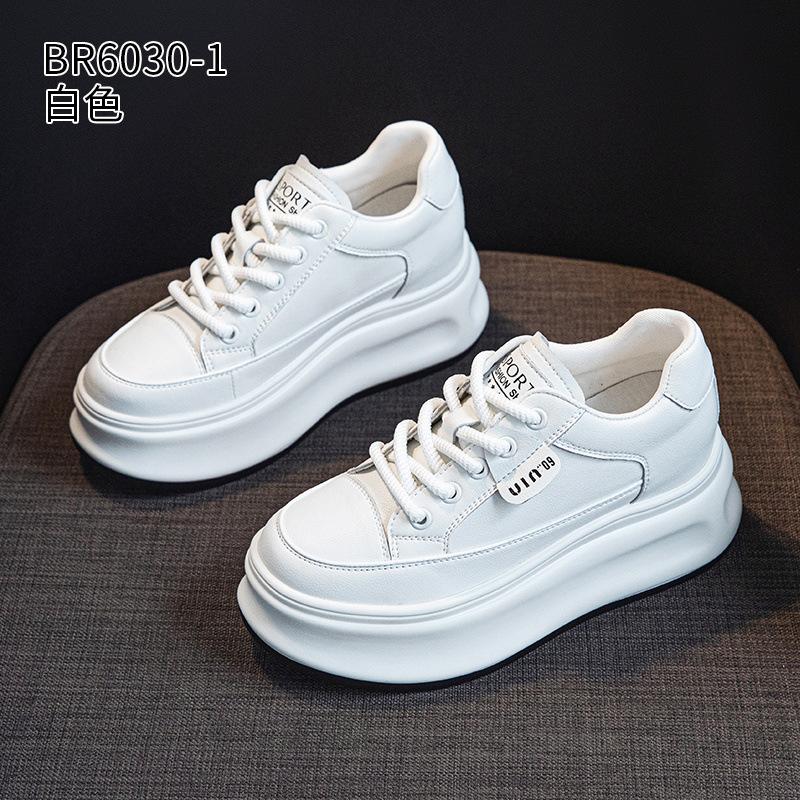 Внешнеторговые кожаные маленькие белые туфли женские универсальные на толстой подошве маффин увеличивают высоту 2025 осень и зима новая повседневная бархатная бо