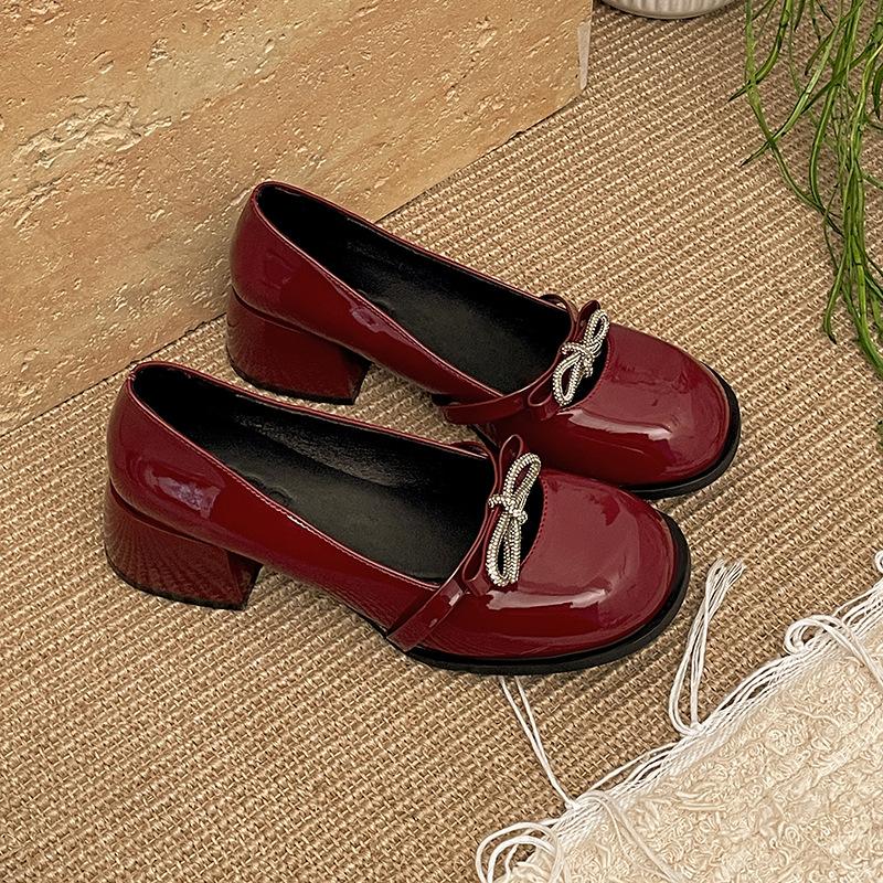 Французские ретро легкие туфли на толстом каблуке женские новинка 2025 года весна и осень юбка увеличение роста универсальные туфли Мэри Джейн маленькие кожаные туфли