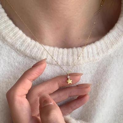 Женское минималистичное ожерелье со звездой из кубического циркония