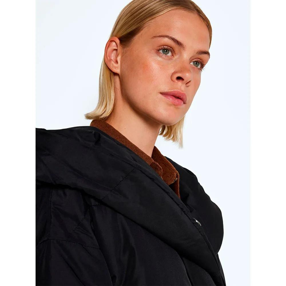 Noisy May Parka Tally