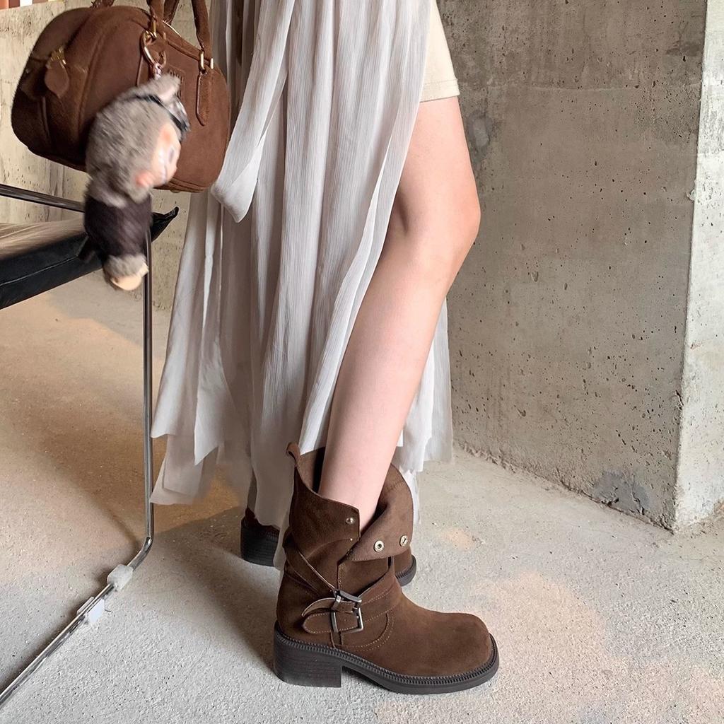 Версия из овчины~ Ретро ботинки на толстой подошве с наборным каблуком Осенние ботильоны Maillard с увеличением роста Универсальные ботинки-мартин на толстом каблуке с ремешком и пряжкой