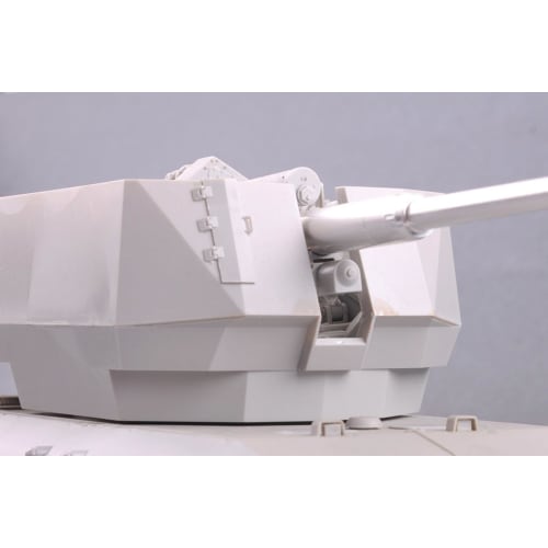 Trumpeter 1/35 Scale German E-100 Anti-Aircraft Tank with 12.8cm Flak 40 Plastic Model Kit 09585