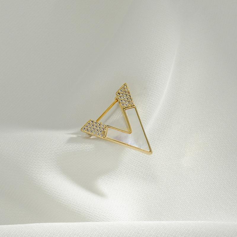"V Letter Full Diamond Small Brooch for Women, Korean Fashionable and Simple Lapel Pin Cardigan Pin