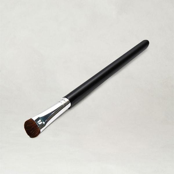 Базовая кисть для теней плоского типа