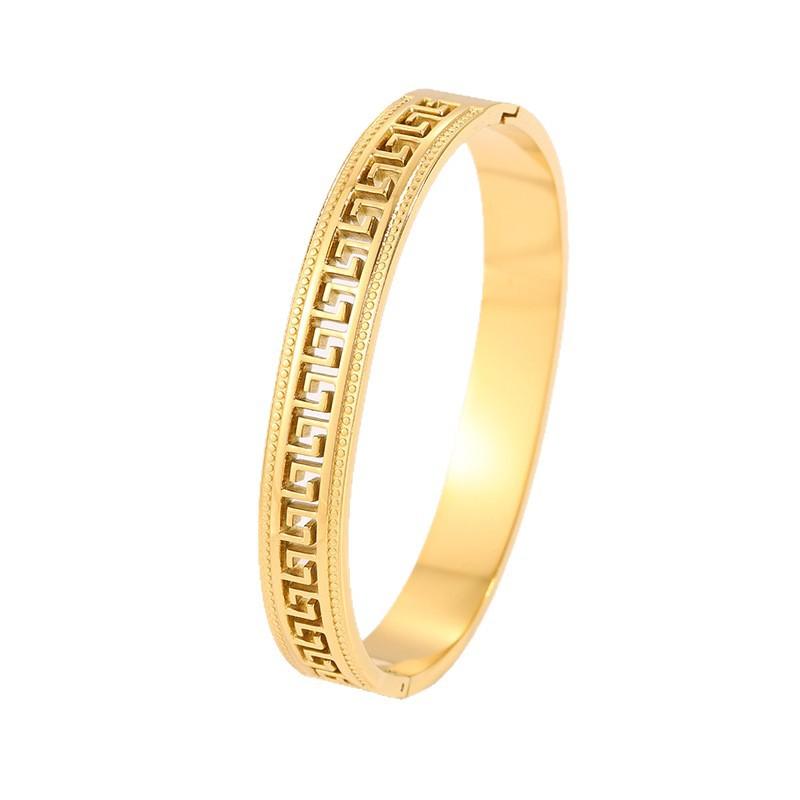 Popular titanium steel bracelet with pattern that doesn't fade, women's light luxury simple hollowed-out Great Wall pattern stainless steel bracelet