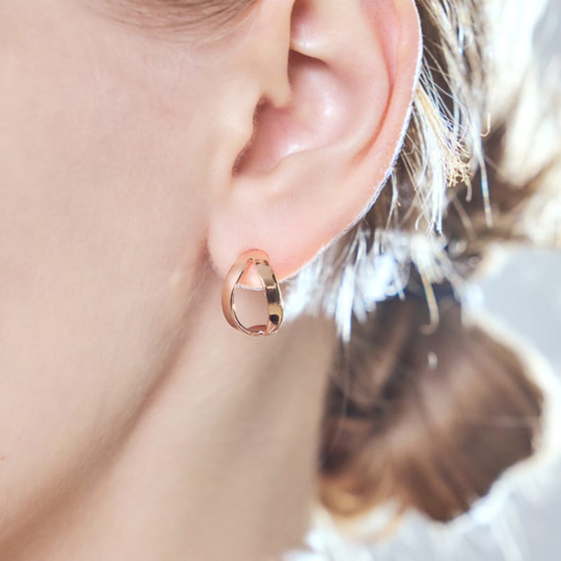 ELLE Jewelry 14K Line Cave Earrings (Gold Filled) ELGPEE453