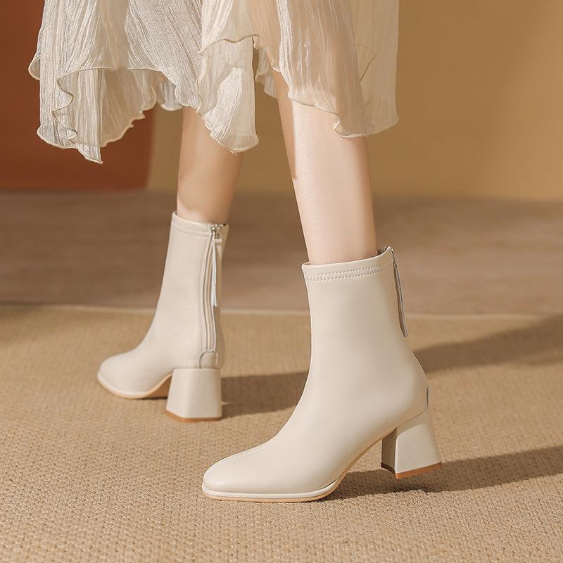 Белые короткие ботинки женские высокие каблуки 2025 осень и зима новая бархатная квадратная голова тонкие ботинки средний толстый каблук короткие ботинки Мартин