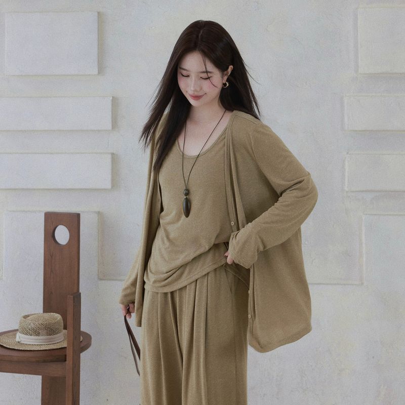 Plus-Size Women's Clothing for Slightly Chubby Girls, Casual Style Linen Vest, Cardigan, T-Shirt, and Pants Three-Piece Set