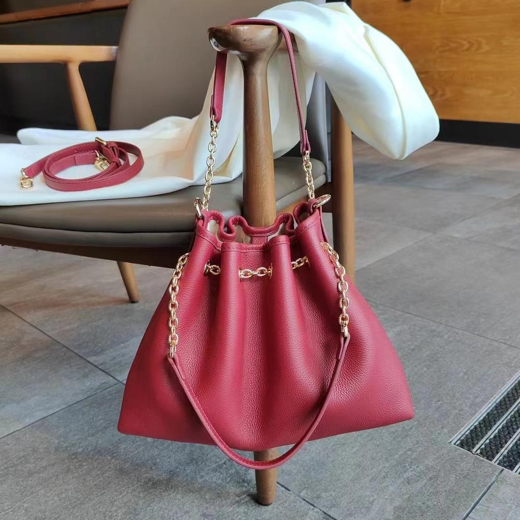 Cross Border Натуральная кожа Женская сумка через плечо Сумка 2025 Новая женская сумка-тоут Большая вместимость Высококачественная мягкая кожаная сумка-ведро Тенденция