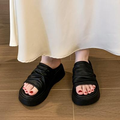 2025 Новые шлепанцы на толстой подошве, увеличивающие рост, из мятой кожи на одной линии для женщин, с мягкой кожаной подошвой, крутые тапочки