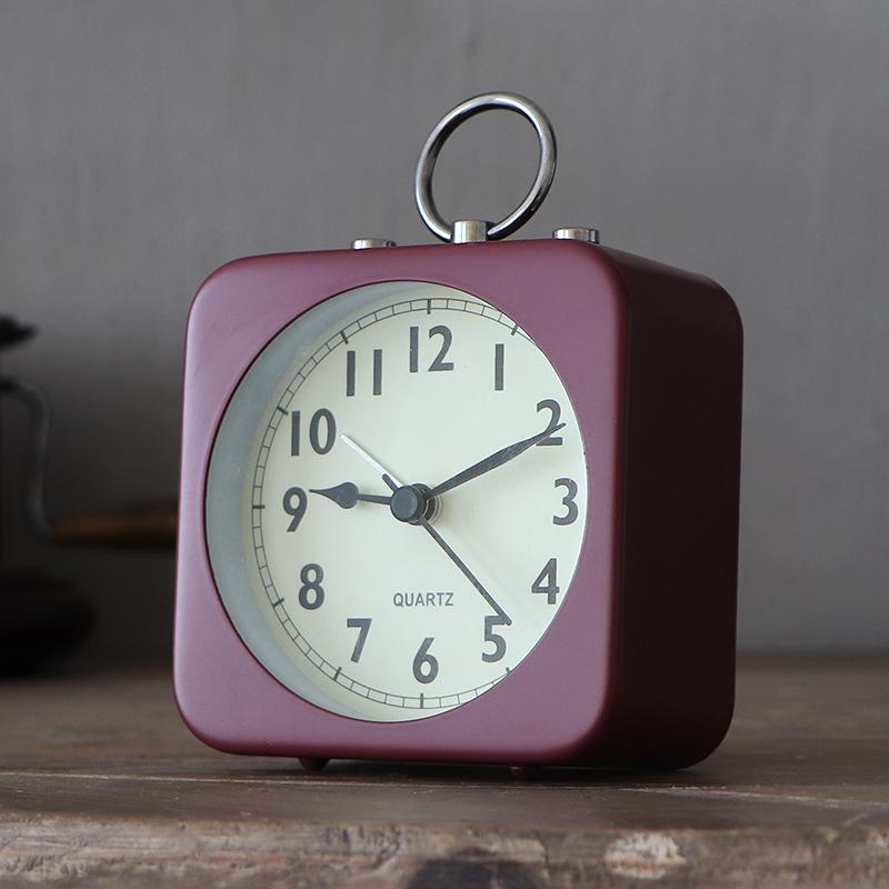 Metal Light Luxury Simple Nordic Alarm Clock Student Wake Up Artifact Bedside Clock Desk Fashion Ornament