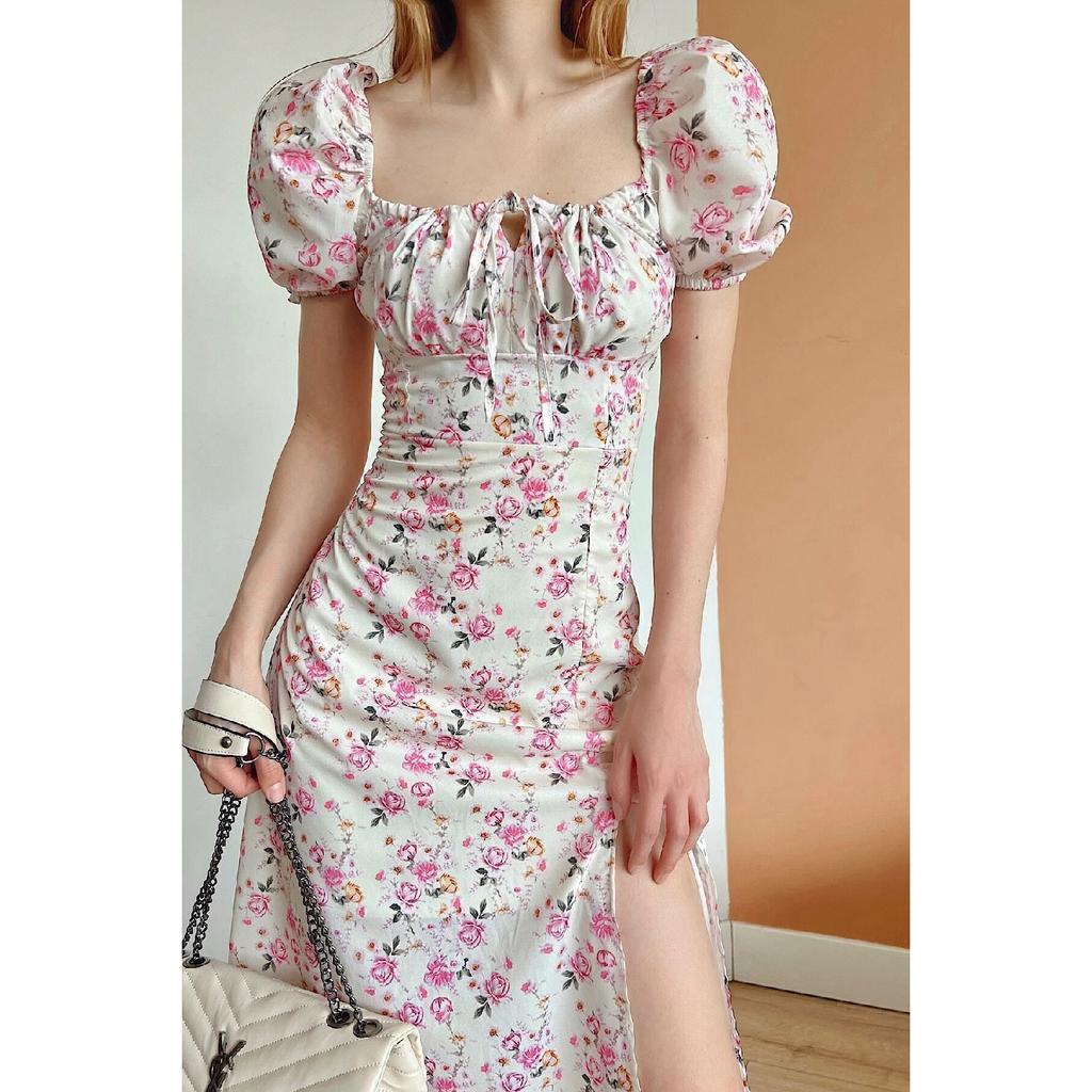 Платье с разрезом и цветочным узором