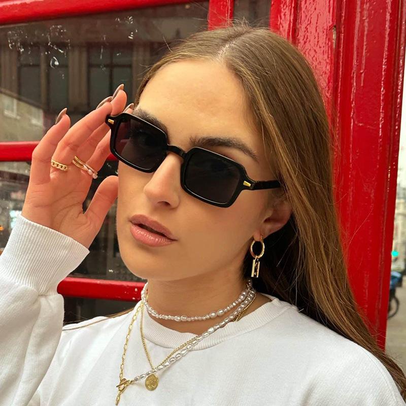 Vintage Retro Style Women's Sunglasses Square Shape Rivets Decoration Sun Glasses Women Travelling Driving Men Sunglass