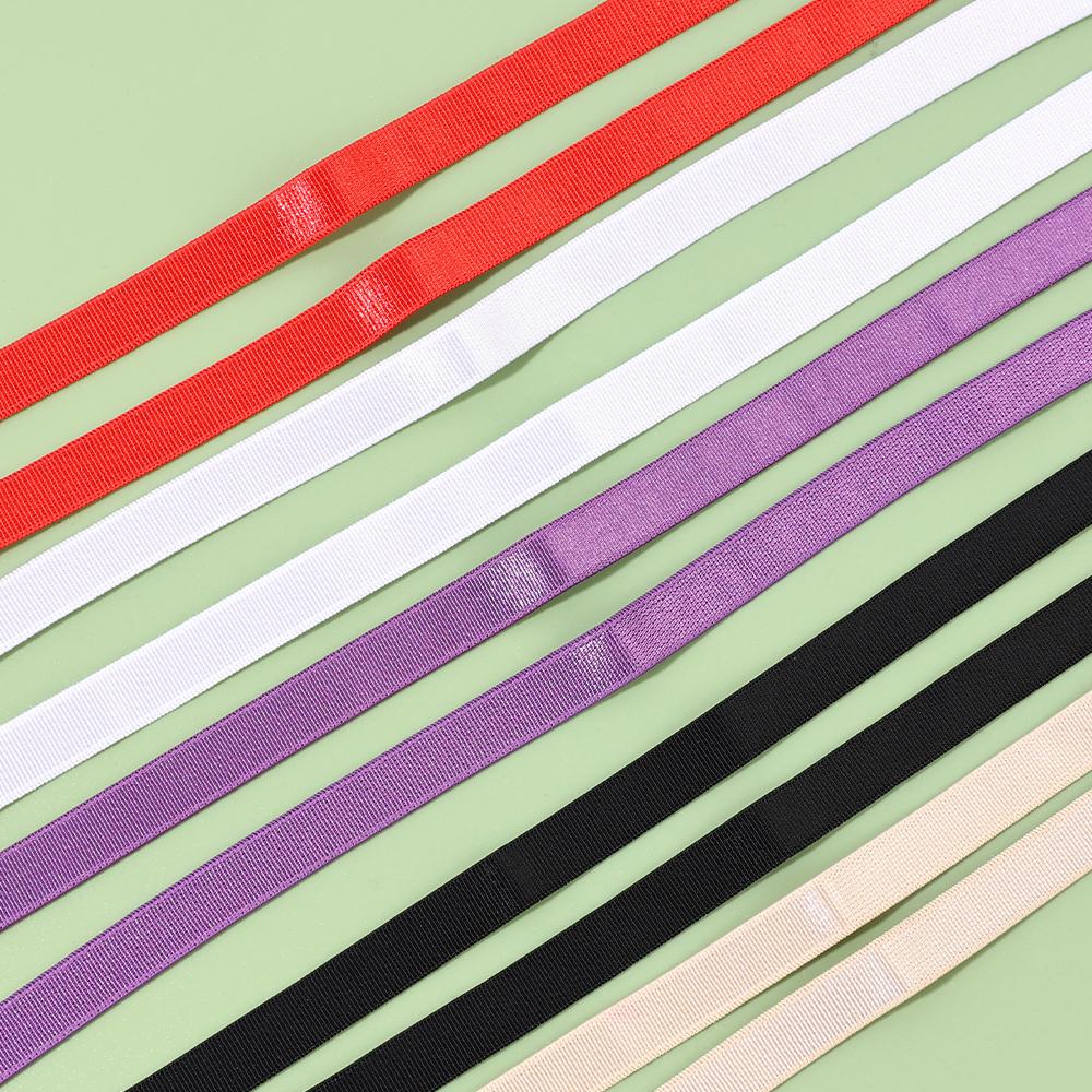 1 пара гладкого нижнего белья, эластичные бретели