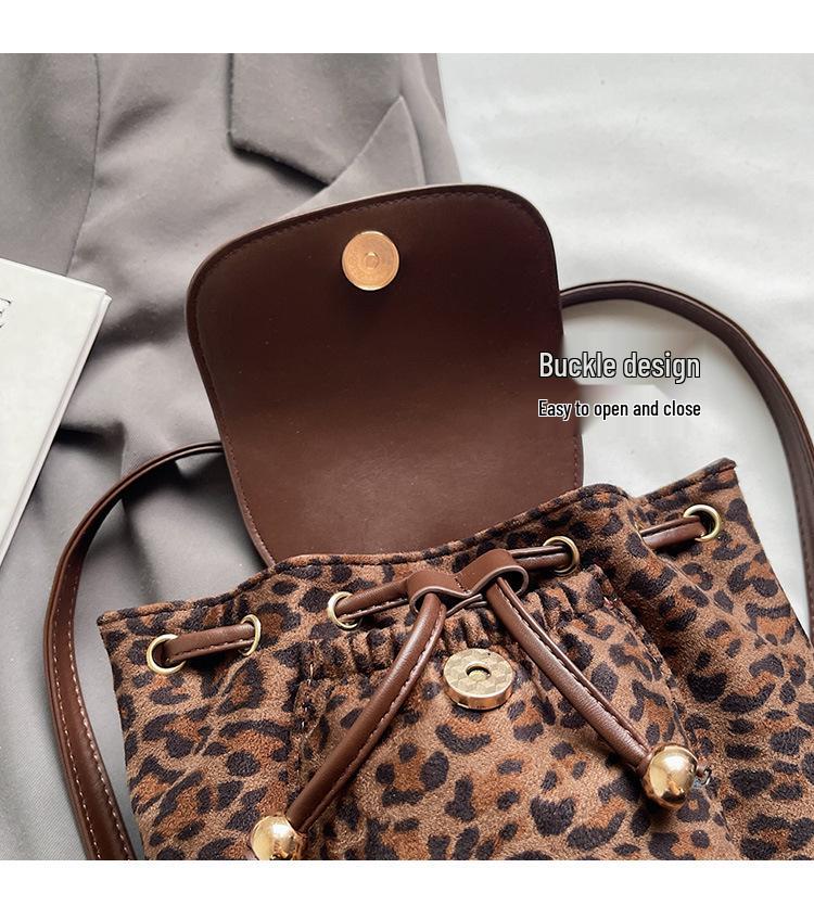 Leopard Print Vintage Small Backpack - Fashionable and Versatile Women's Bag for Autumn/Winter 2025.