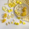 Желтые свежие цветочные серьги-кольца с бабочками для женщин - Простой, универсальный и модный геометрический дизайн.