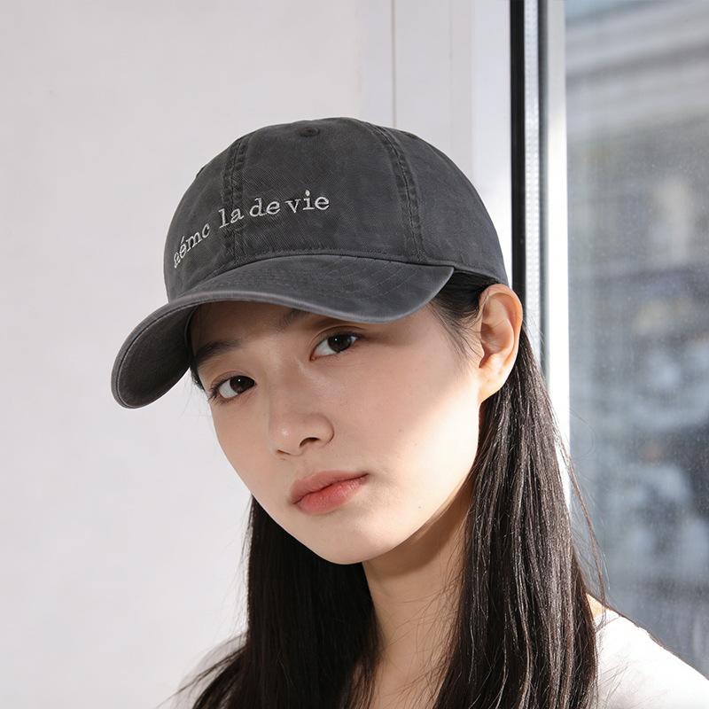 Embroidery shows the face of small peaked cap children versatile simple baseball cap men