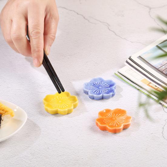 Подставка для палочек для еды в форме сакуры, керамический держатель для палочек для еды, универсальный держатель для посуды для дома, кухни, ресторана