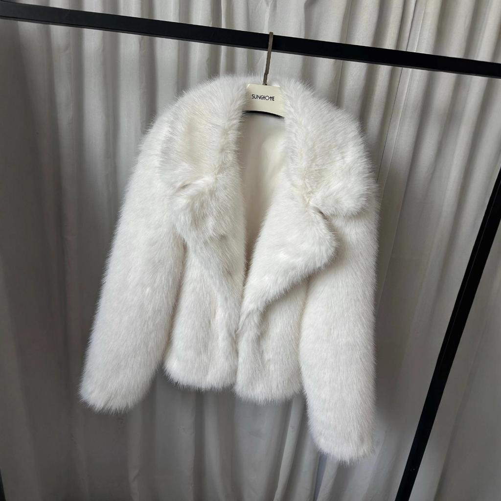Women's Lapel Collar Long Sleeve Faux Fur Coat Loose Fit Casual Winter Short Jacket
