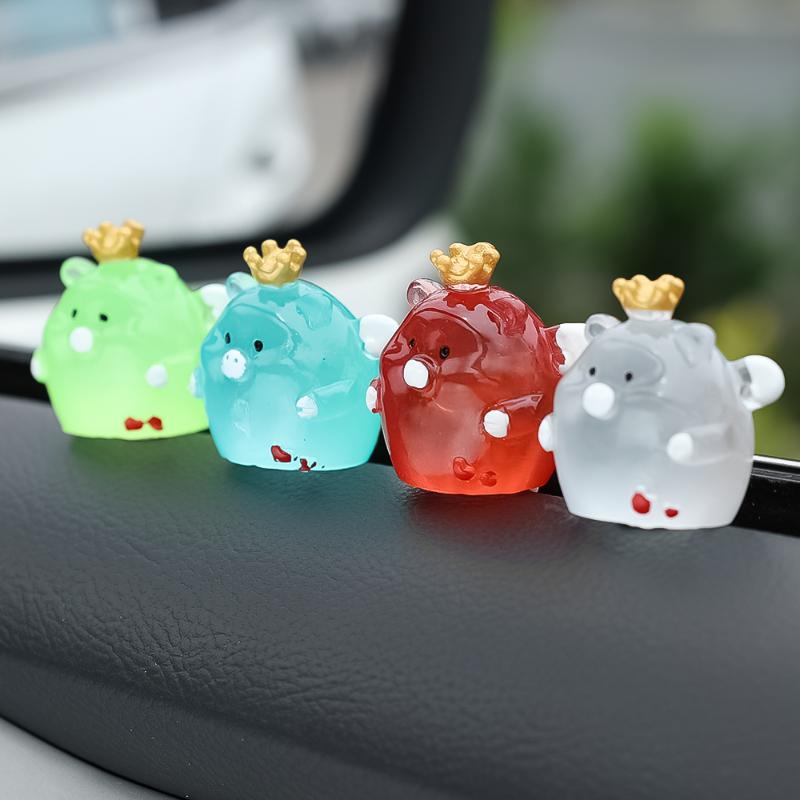 Luminous Cute Crown Pig Decoration Car Dashboard Resin Ornaments Mini Pig Night Fluorescence Decor Auto Interior Accessories