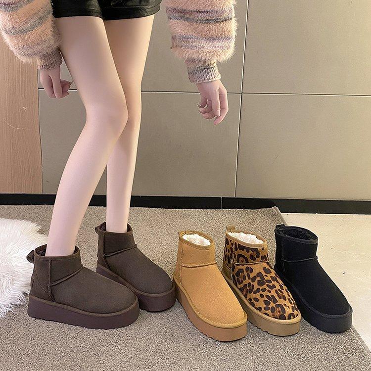 Large Size Snow Boots for Women's Winter New Leopard Print Velvet Thickened Warm Retro Snow Boots for Women