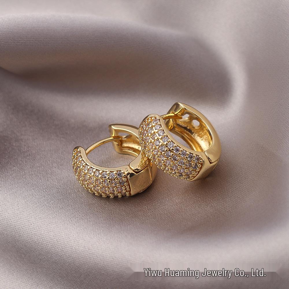 Французские серьги-пусеты с цирконами и бриллиантами в стиле легкой роскоши - Универсальные и трендовые стили