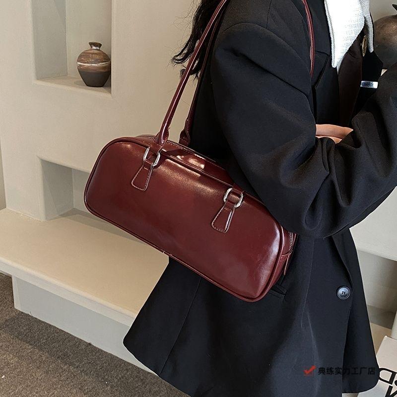 Korean version retro fashion versatile bag handbag new portable bowling shoulder bag commuter armpit bag