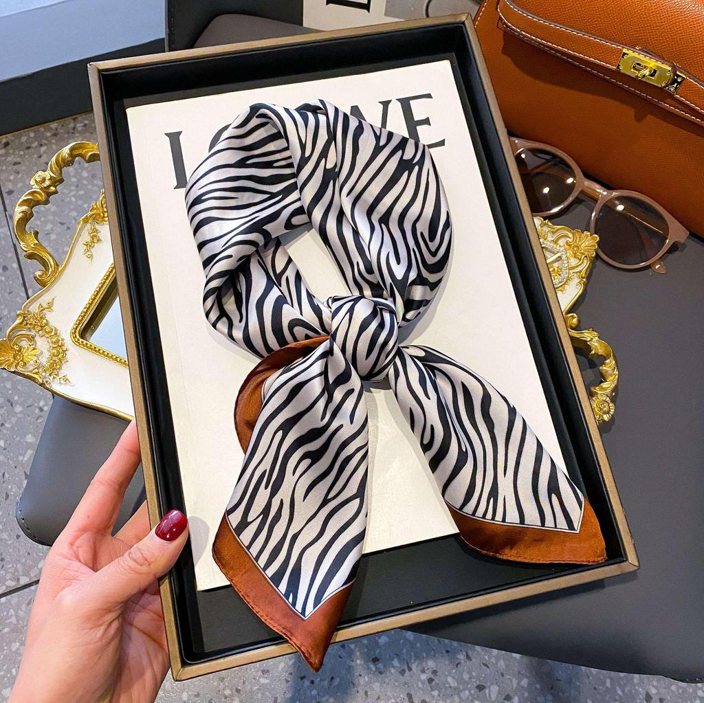 Универсальный женский шелковый шарф 70 см – Простой полосатый шейный платок для весны/осени