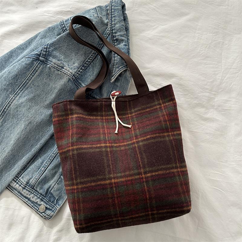 Trendy Plaid Woolen Tote Bag With Large Capacity For Women 2024 New Street Fashion