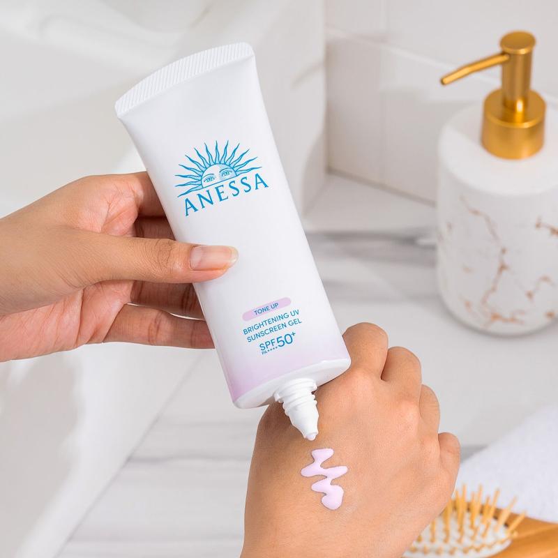 ANESSA Осветляющий солнцезащитный гель SPF 50+ PA++++ 90г