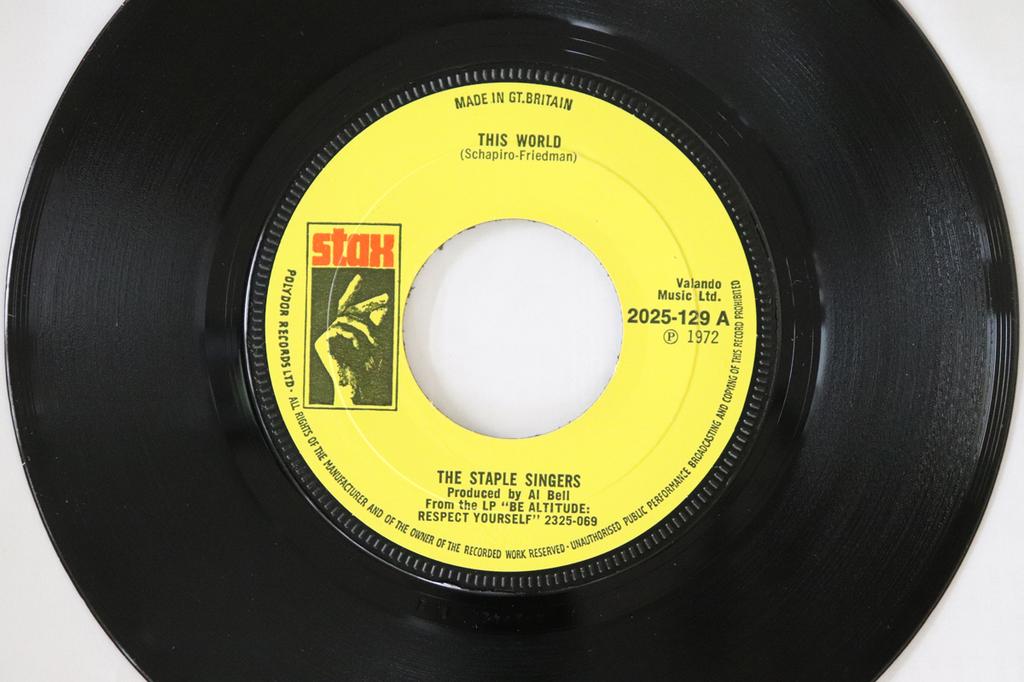 7inch Record STAPLE SINGERS - This World / Are You Sure? 2025129 Stax 1972 UK Soul/Funk Used