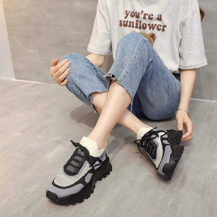 Весна 2025 носки обувь женские универсальные толстоподошвенные дышащие спортивные и повседневные туфли из мушиной ткани кроссовки папины кроссовки инс тренд